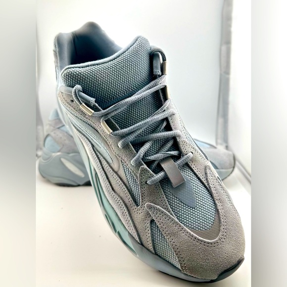 Adidas Yeezy Boost 700 V2 Hospital Blue Size 12 1/2M VNDS OG ALL